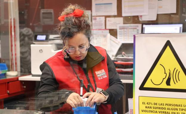 Galería. Brico Dêpot celebra 15 años en León apostando por el «empleo local» y la «inclusión laboral».