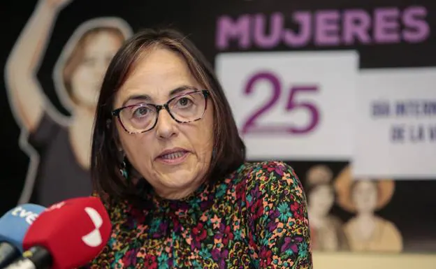 Obdulia Díez durante la rueda de prensa de la plataforma contra la violencia machista de León.