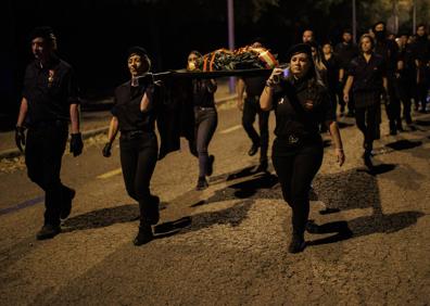 Imagen secundaria 1 - 1. Misa organizado por la familia Franco el pasado jueves. 2. Marcha en homenaje de José Antonio Primo de Rivera en Madrid. 3. Activistas de Femen protestas ante una de las concentraciones en homenaje al dictador. 