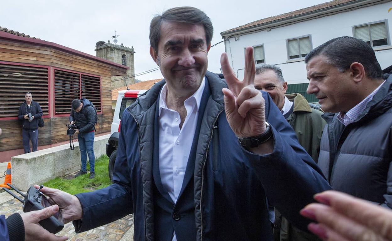 El consejero de Medio Ambiente, Vivienda y Ordenación del Territorio, Juan Carlos Suárez-Quiñones