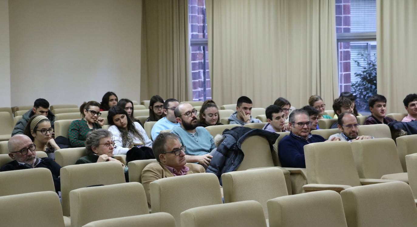 El rector de la ULE, Juan Francisco García Marín, ha inaugurado este encuentro internacional que se prolongará hasta el próximo viernes en la Facultad de Filosofía y Letras