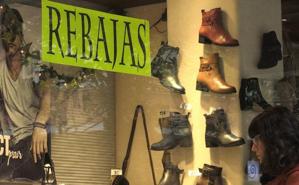 La convocatoria establece la concesión de nueve galardones de carácter provincial y de un premio único de carácter regional 