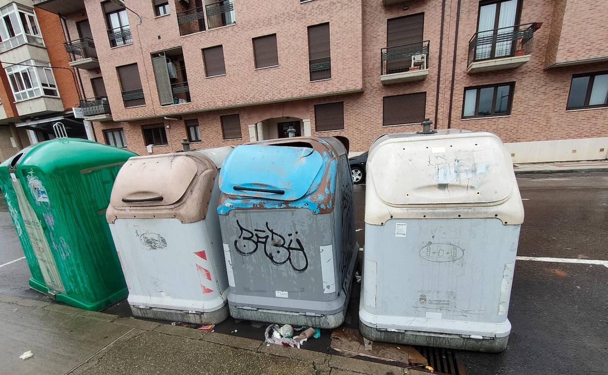 Contenedores de basura en Villaquilambre.