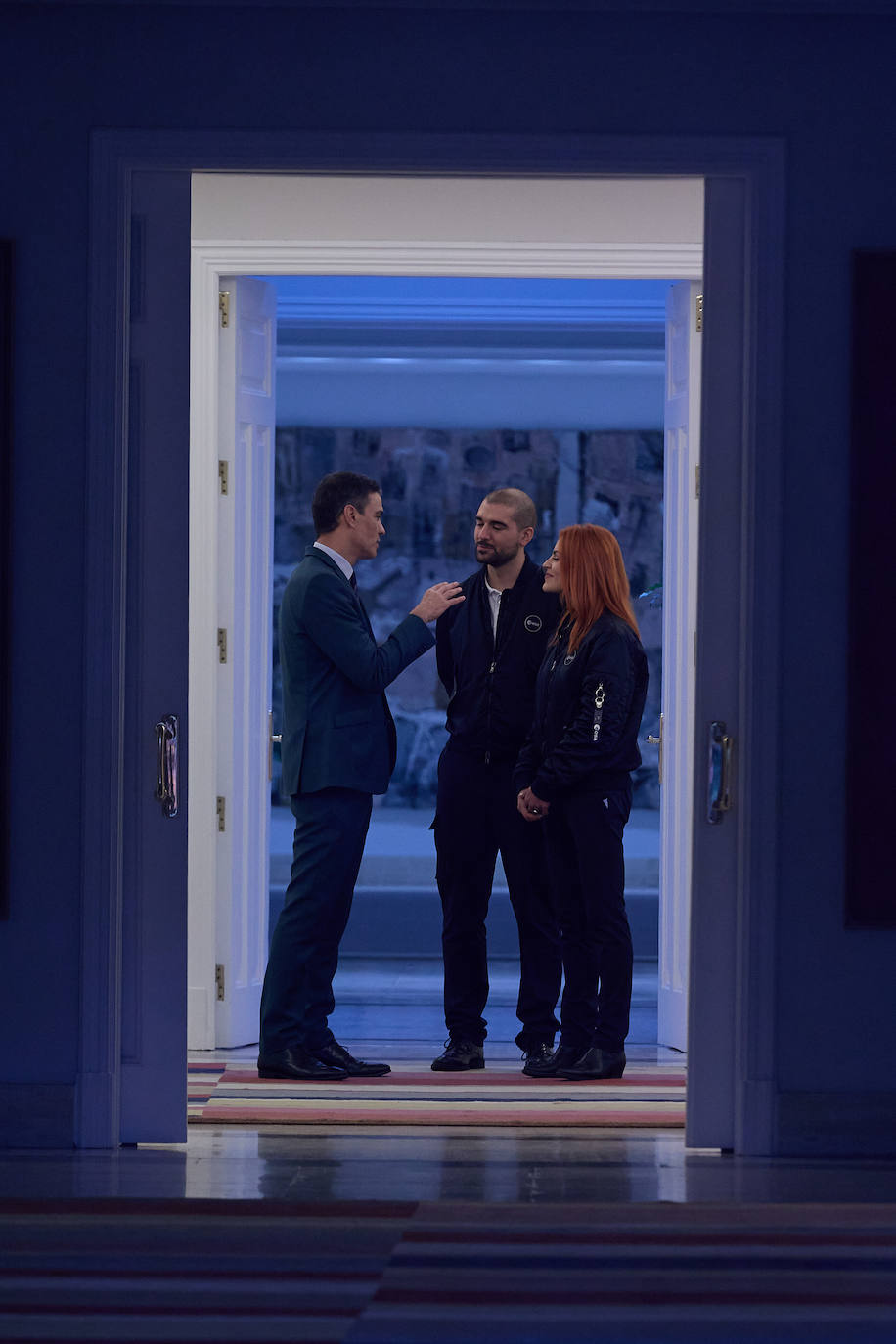 El presidente del Gobierno, Pedro Sánchez, recibe a los dos nuevos astronautas españoles de la Agencia Espacial Europea (ESA), los leoneses Pablo Álvarez y Sara García. En el Complejo de la Moncloa ambos han sido saludados por el presidente del Ejecutivo, Pedro Sánchez, la ministra de Ciencia e Innovación, Diana Morant, además del astronautra Pedro Duque.