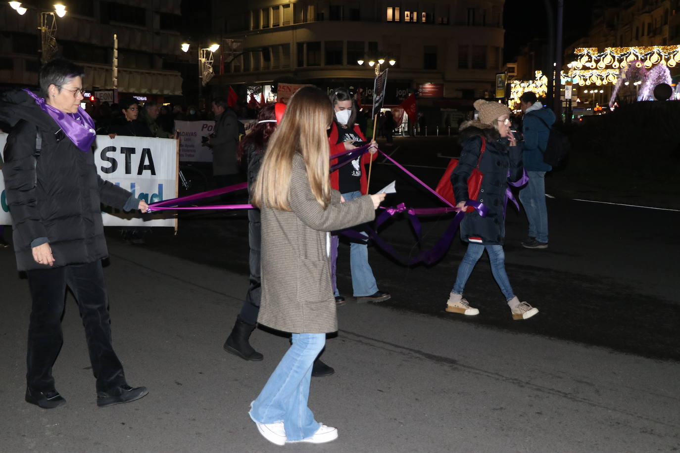 Algunos de los manifestantes de este 25N en la capital leonesa. 