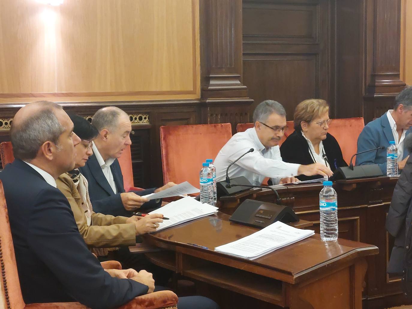 El Ayuntamiento de León celebra el preno ordinario del mes de noviembre en el salón de plenos de San Marcelo.