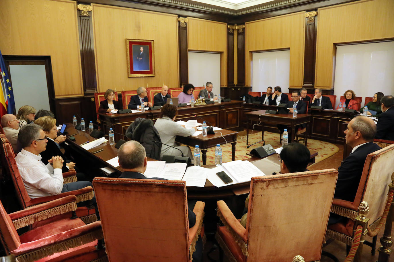 El Ayuntamiento de León celebra el preno ordinario del mes de noviembre en el salón de plenos de San Marcelo.