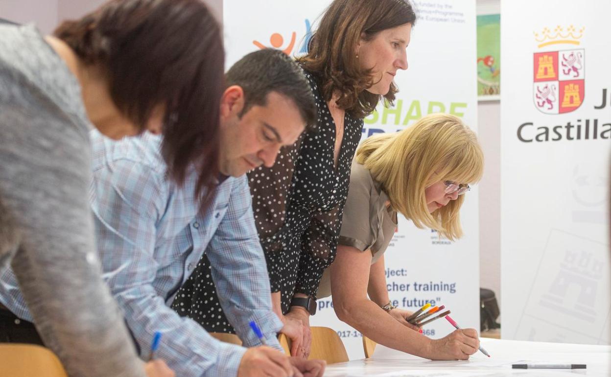 Actividad organizada en el Centro de Formación del Profesorado e Innovación Educativa de Valladolid para profesores de diversos países