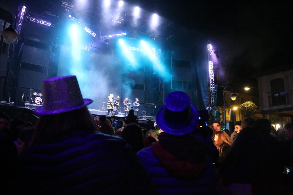 La localidad facundina ha celebrado este sábado una nochevieja anticipada para fomentar el turismo de la villa.