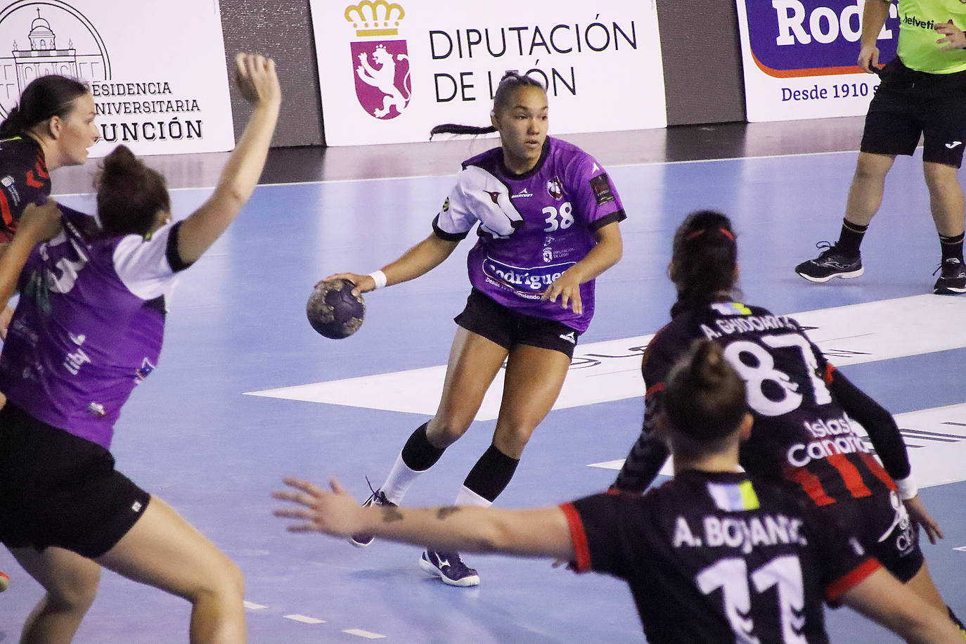 Partido correspondiente a la jornada 7 de la Liga División de Honor Oro.