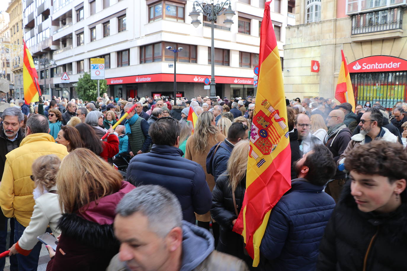 Vox sale a la calle en León para pedir elecciones generales.