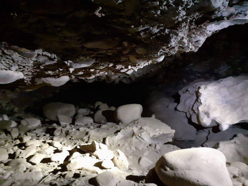 Investigadores del Instituto de Estudios Cabreireses (IEC) descubren en el municipio de Puente de Domingo Flórez (León) una gran mina de oro subterránea romana.