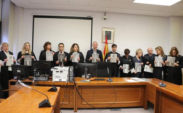 Galería. Los letrados de la administración de Justicia de León, en huelga.