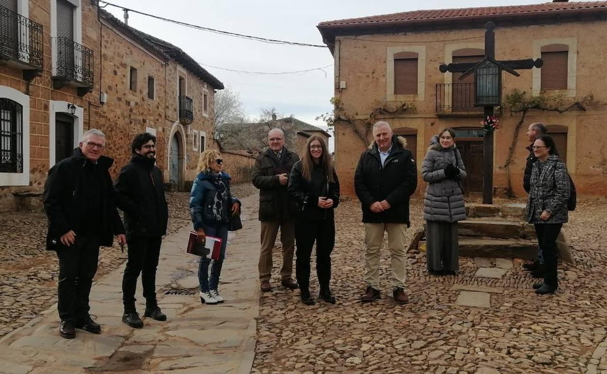 Reunión de la comisión de Patrimonio en Castrillo de los Polvazares.