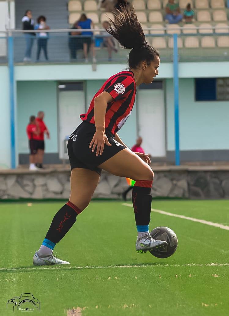 Maryame Atiq, jugadora del Unión Viera y natural de Veguellina de Órbigo ha debutado con la selección de Marruecos. 