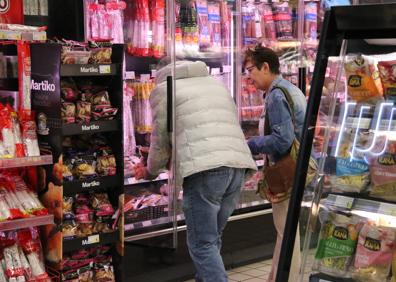 Imagen secundaria 1 - La inflación obliga a los leoneses a adelantar sus compras de Navidad: «La cartera manda sobre el gusto»