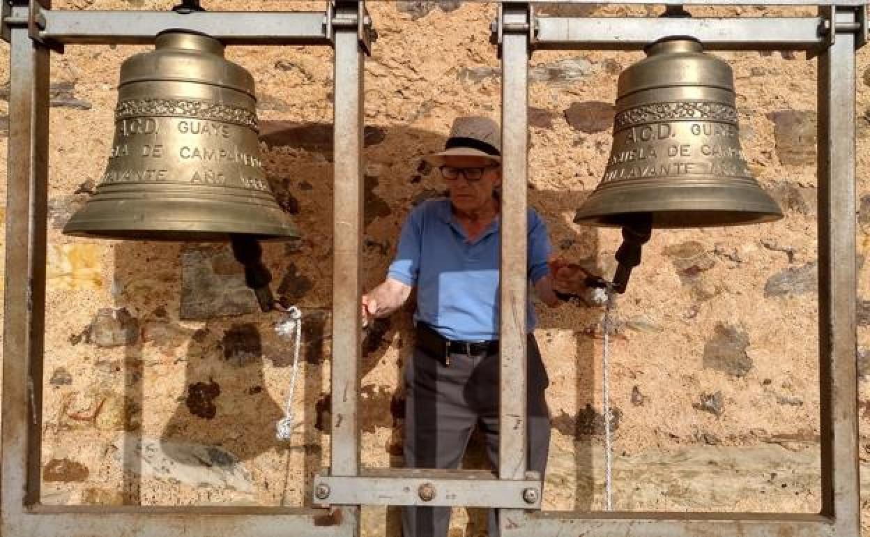 Campaneros de Villavante en uno de sus toques en la localidad.