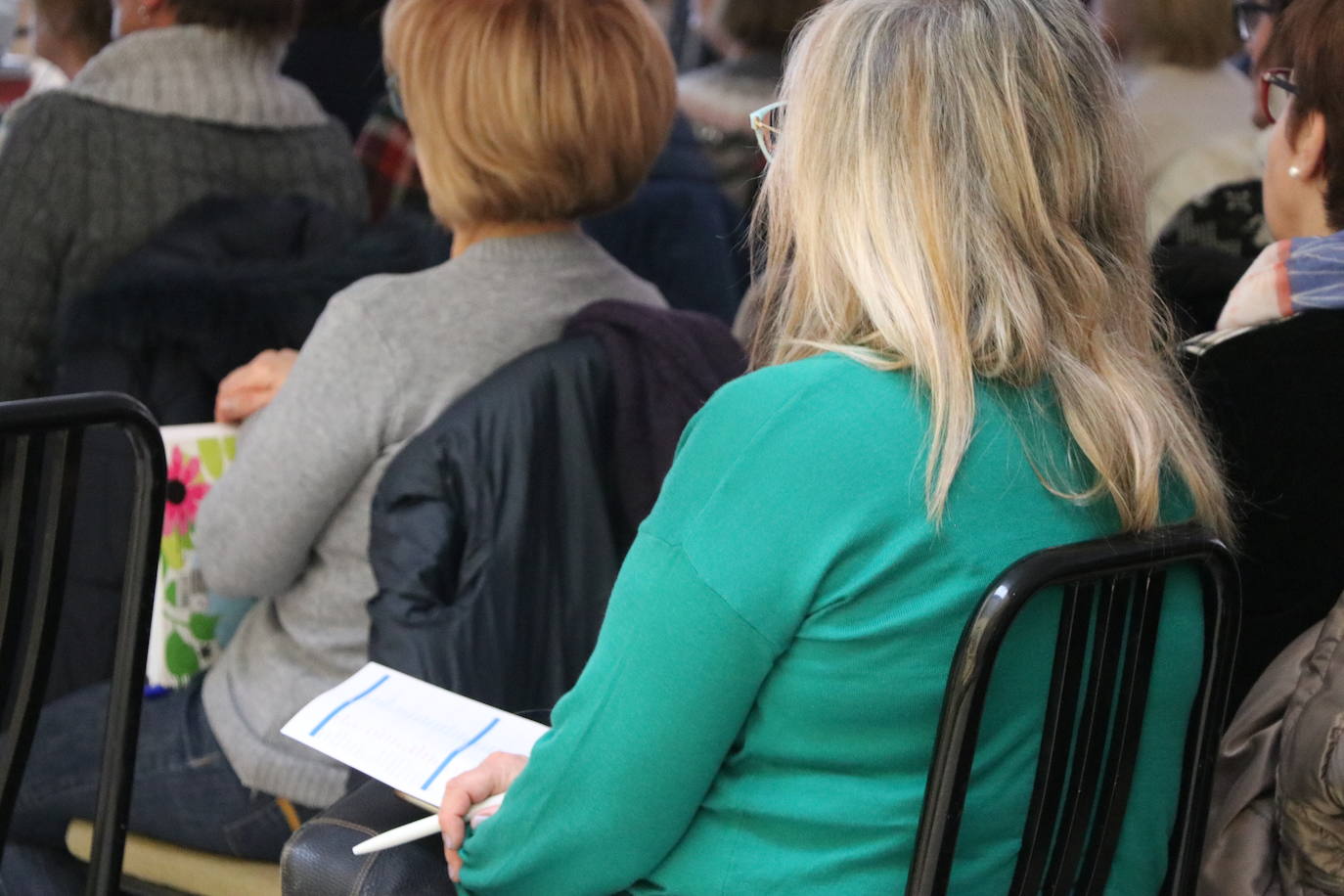 Voluntarios de Ineco se adhieren al programa RuralTIC en el que desarrollan su trabajo desde pueblos de la España Vaciada y dedican el 20% de su jornada a impartir talleres formativos y asesoramiento para frenar la brecha digital | Imanol García vive durante 15 días en Carrizo y ayuda a los vecinos a hacer un uso responsable y seguro de Internet.