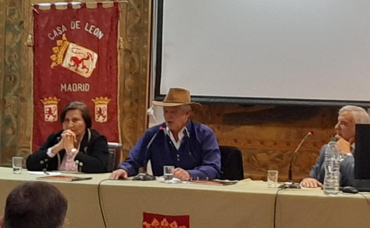 Presentación del libro Guía del Pop Rock en el Bierzo (1960-2021), de Toño Criado,