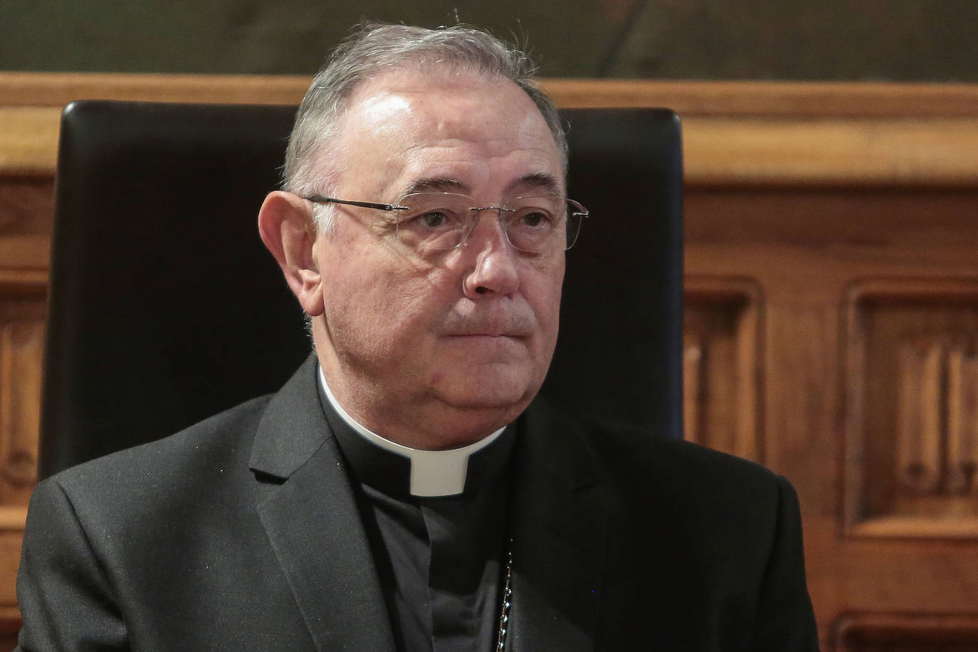 El presidente de la Diputación de León y del Instituto Leonés de Cultura, Eduardo Morán, firma un convenio de colaboración con el obispo de León, Luis Ángel de las Heras, para la conservación y reparación de templos.