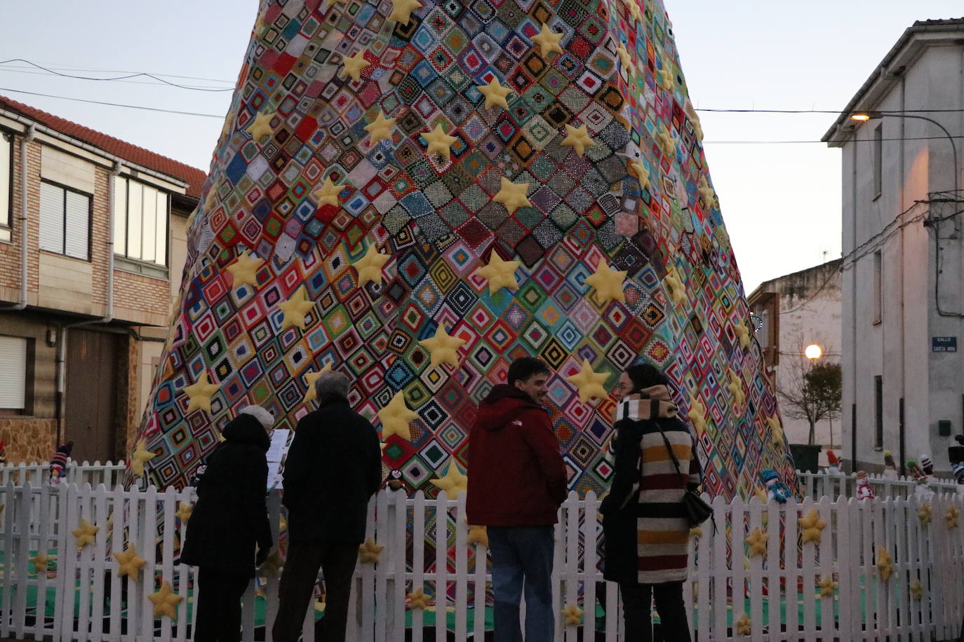 Encendido de las luces navideñas en la localidad de Villoria de Órbigo 