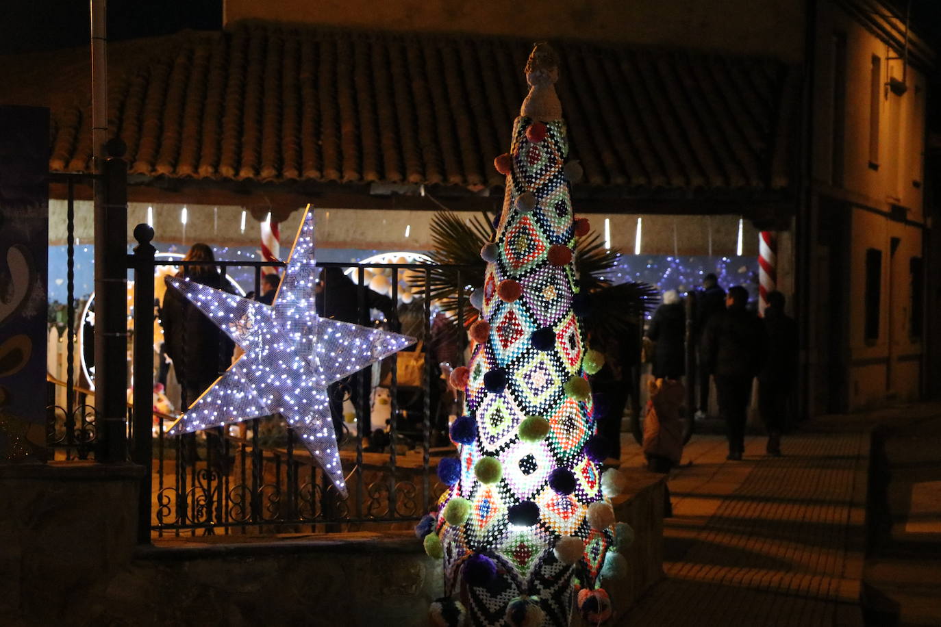 Encendido de las luces navideñas en la localidad de Villoria de Órbigo 