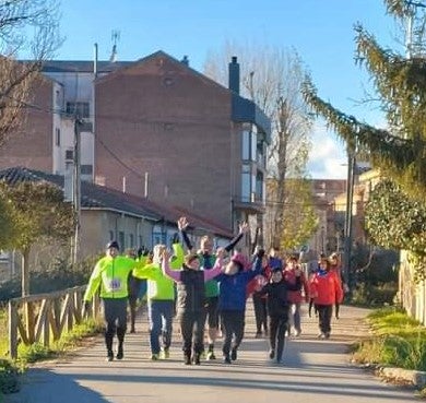 La localidad celebra la I Marcha y Carrera Benavides Contra el Cáncer.