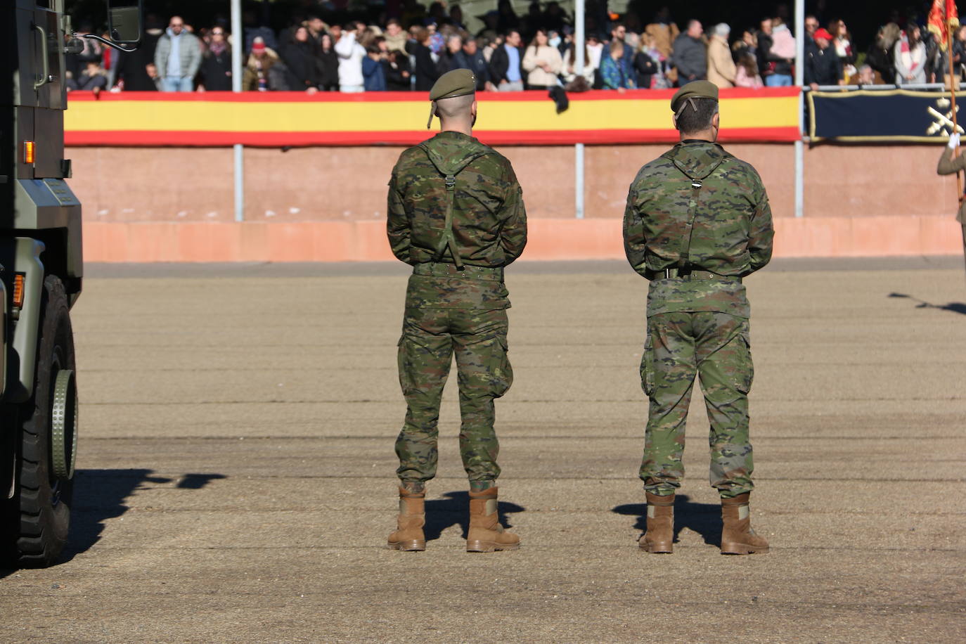 Los artilleros del Maca celebran con honores la festividad de su patrona con un acto militar. 