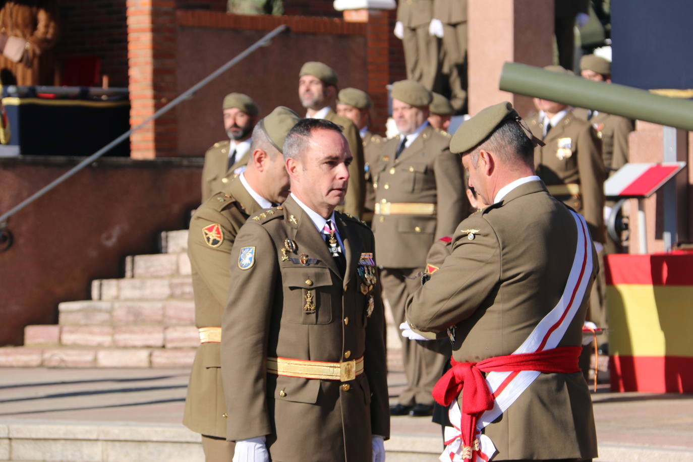 Los artilleros del Maca celebran con honores la festividad de su patrona con un acto militar. 