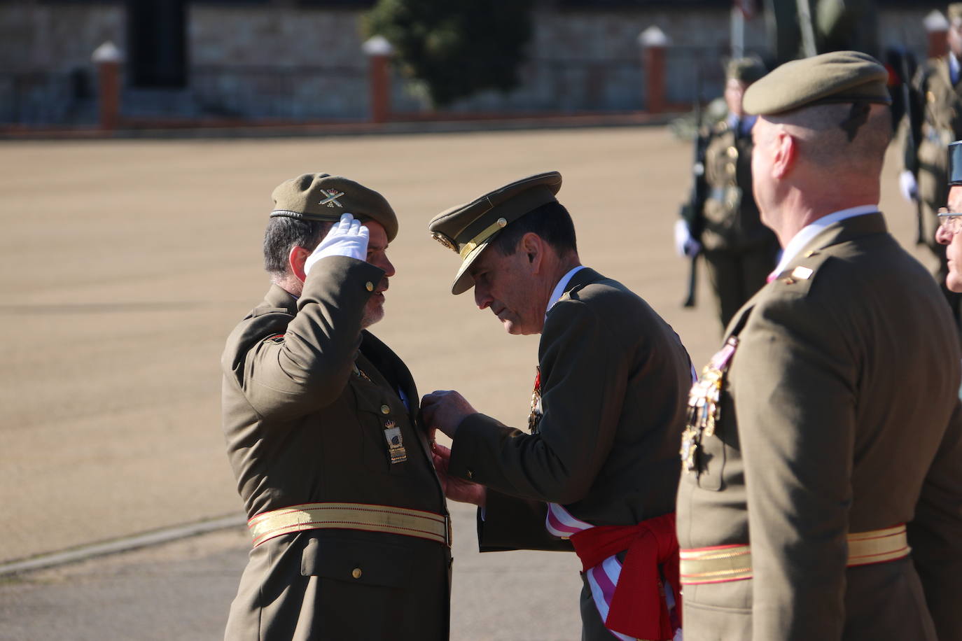 Los artilleros del Maca celebran con honores la festividad de su patrona con un acto militar. 