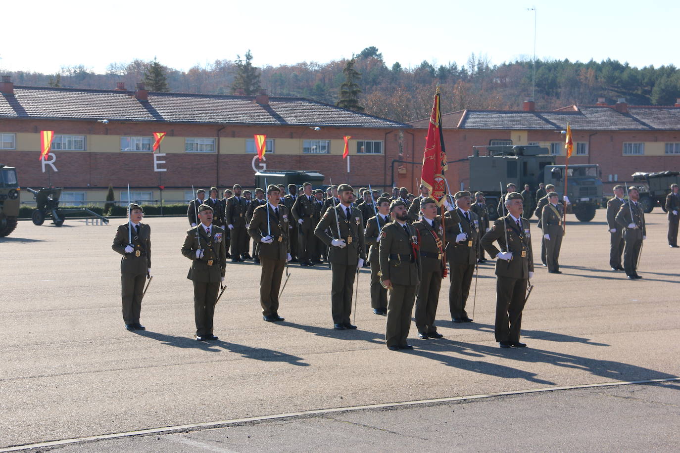 Los artilleros del Maca celebran con honores la festividad de su patrona con un acto militar. 