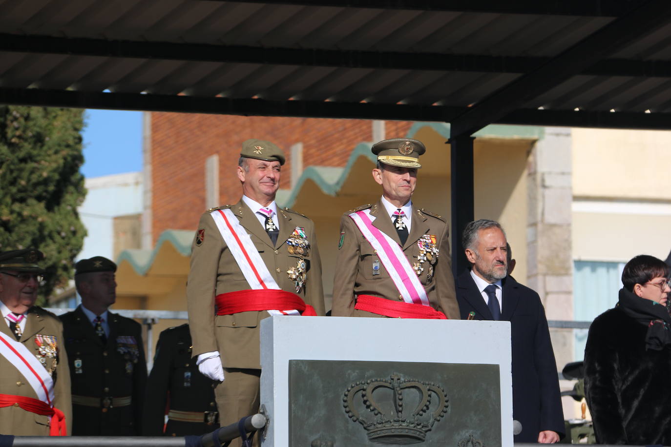 Los artilleros del Maca celebran con honores la festividad de su patrona con un acto militar. 