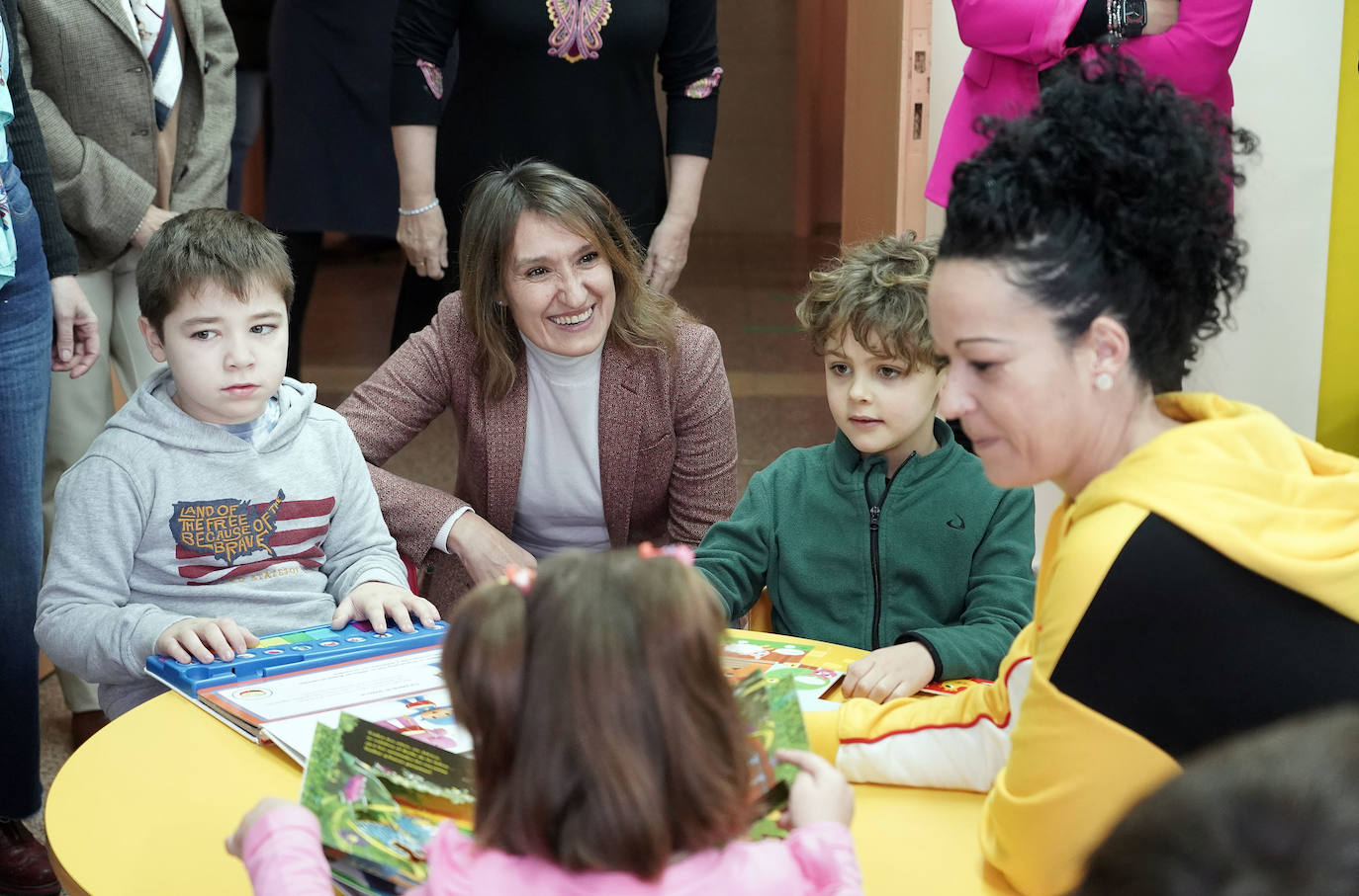 La consejera de Educación, Rocío Lucas, visita el Centro Concertado de Educación Especial 'El Corro' en Valladolid