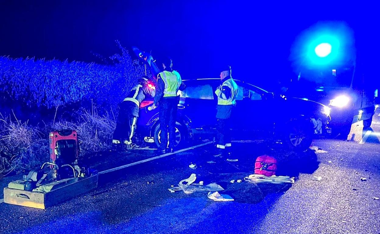 Imagen de archivo de un accidente en el que fallecieron dos mujeres en León. 