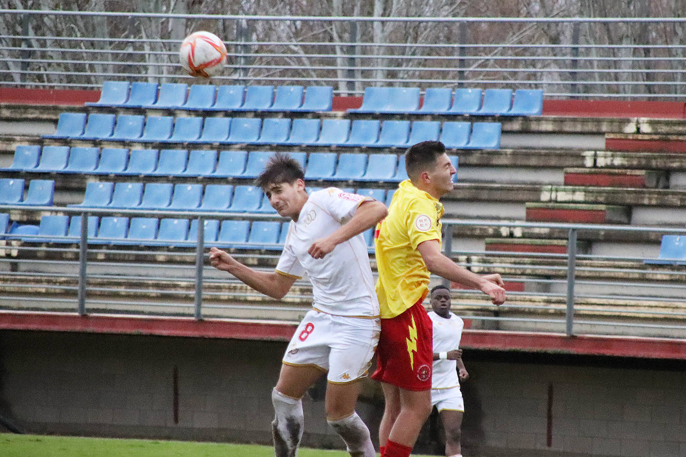 Partido correspondiente a la Jornada 14 de la División de Honor .