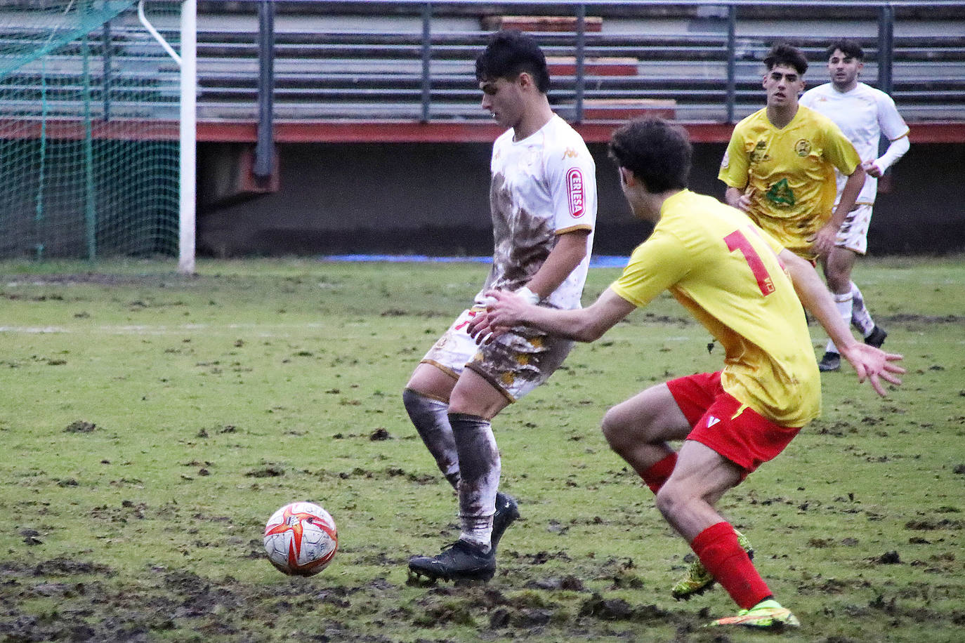 Partido correspondiente a la Jornada 14 de la División de Honor .