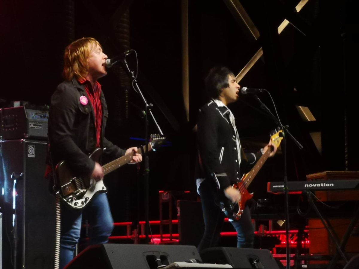 The Warmbabies, The Speedways y The Charlatans se subieron al escenario del Purple Weekend este sábado en la jornada más representativa del festival.