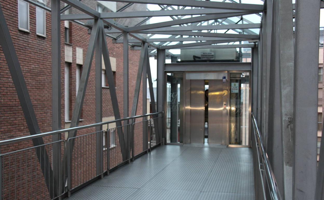 Ascensor de la calle General Vives en Ponferrada.