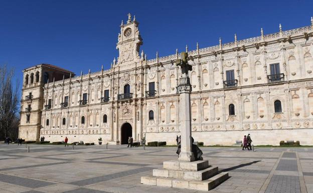 Turismo de León organiza una visita guiada a San Marcos el próximo domingo para colaborar con la Asociación de Esclerosis Múltiple.