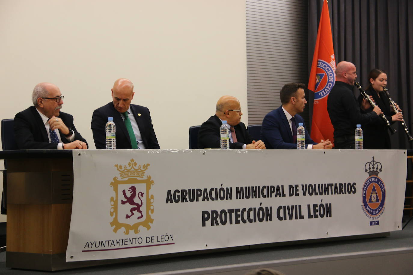 Homenaje del Ayuntamiento de León a los voluntarios de Protección Civil. 