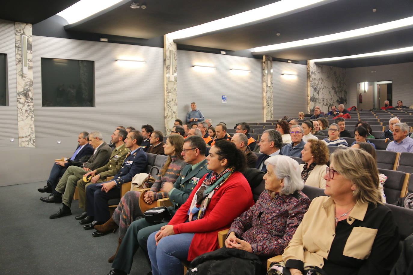 Homenaje del Ayuntamiento de León a los voluntarios de Protección Civil. 