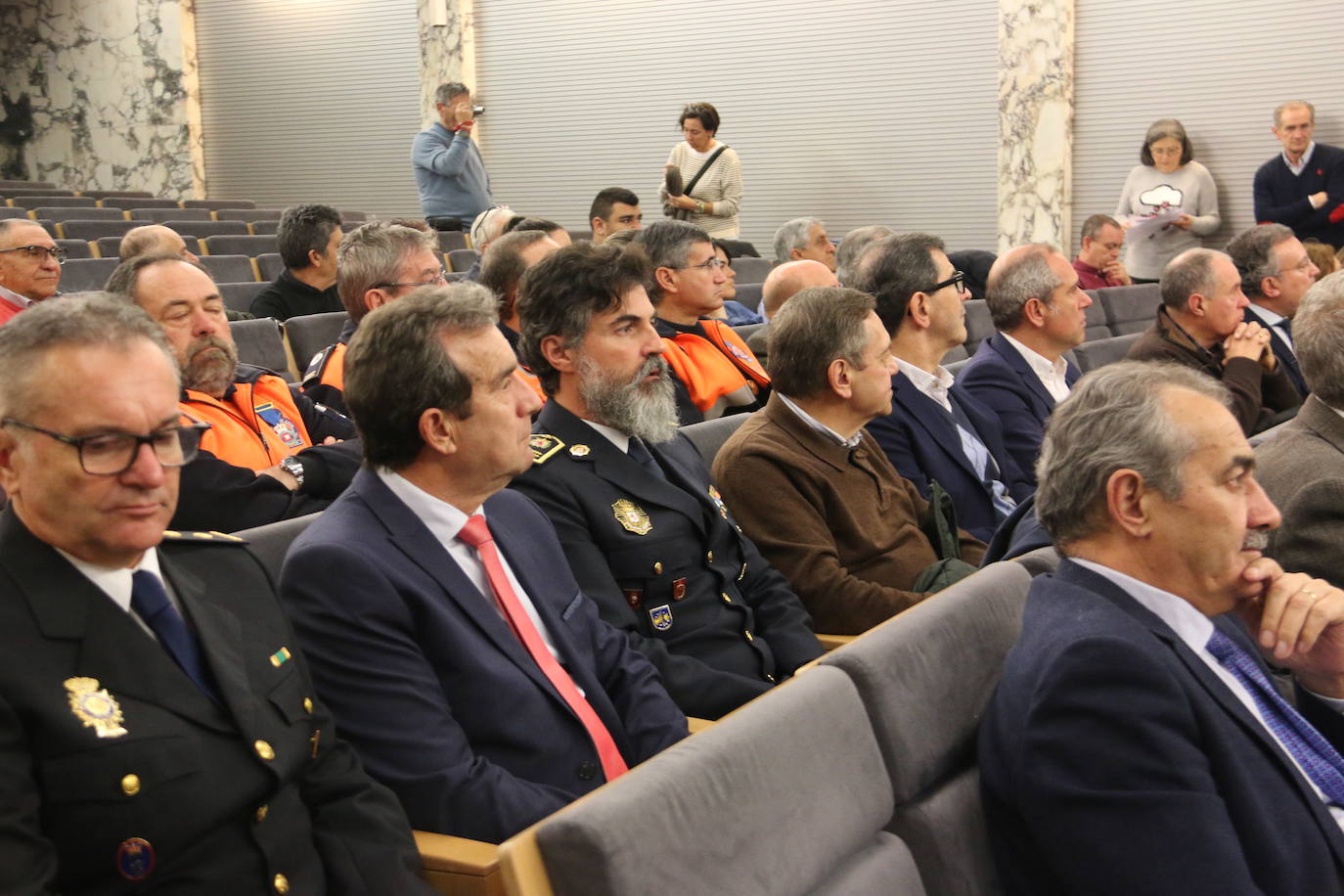 Homenaje del Ayuntamiento de León a los voluntarios de Protección Civil. 