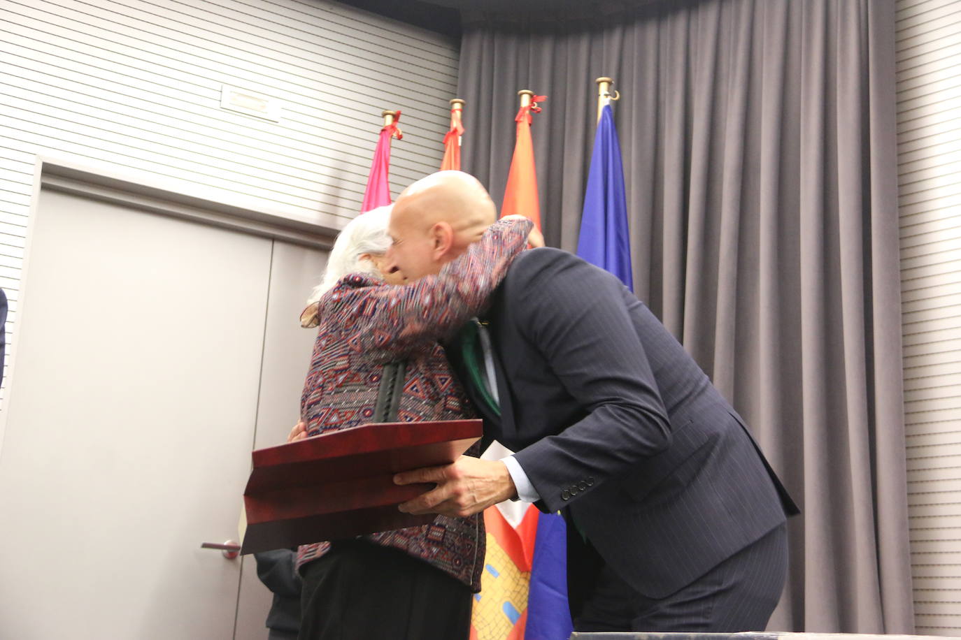 Homenaje del Ayuntamiento de León a los voluntarios de Protección Civil. 