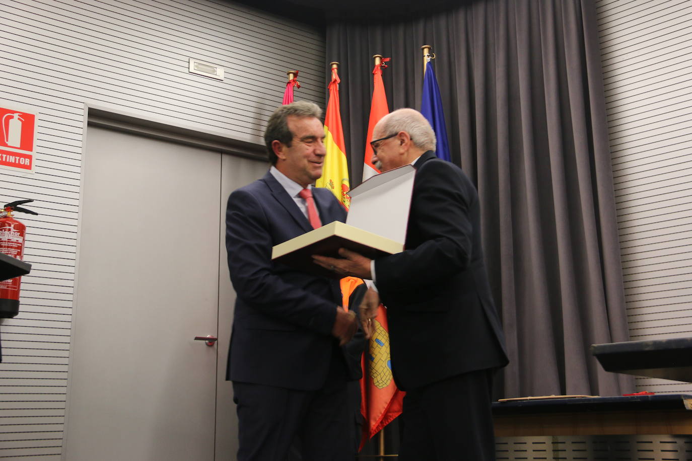 Homenaje del Ayuntamiento de León a los voluntarios de Protección Civil. 