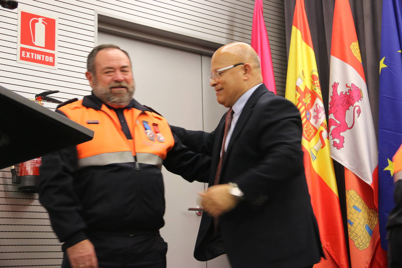 Homenaje del Ayuntamiento de León a los voluntarios de Protección Civil. 