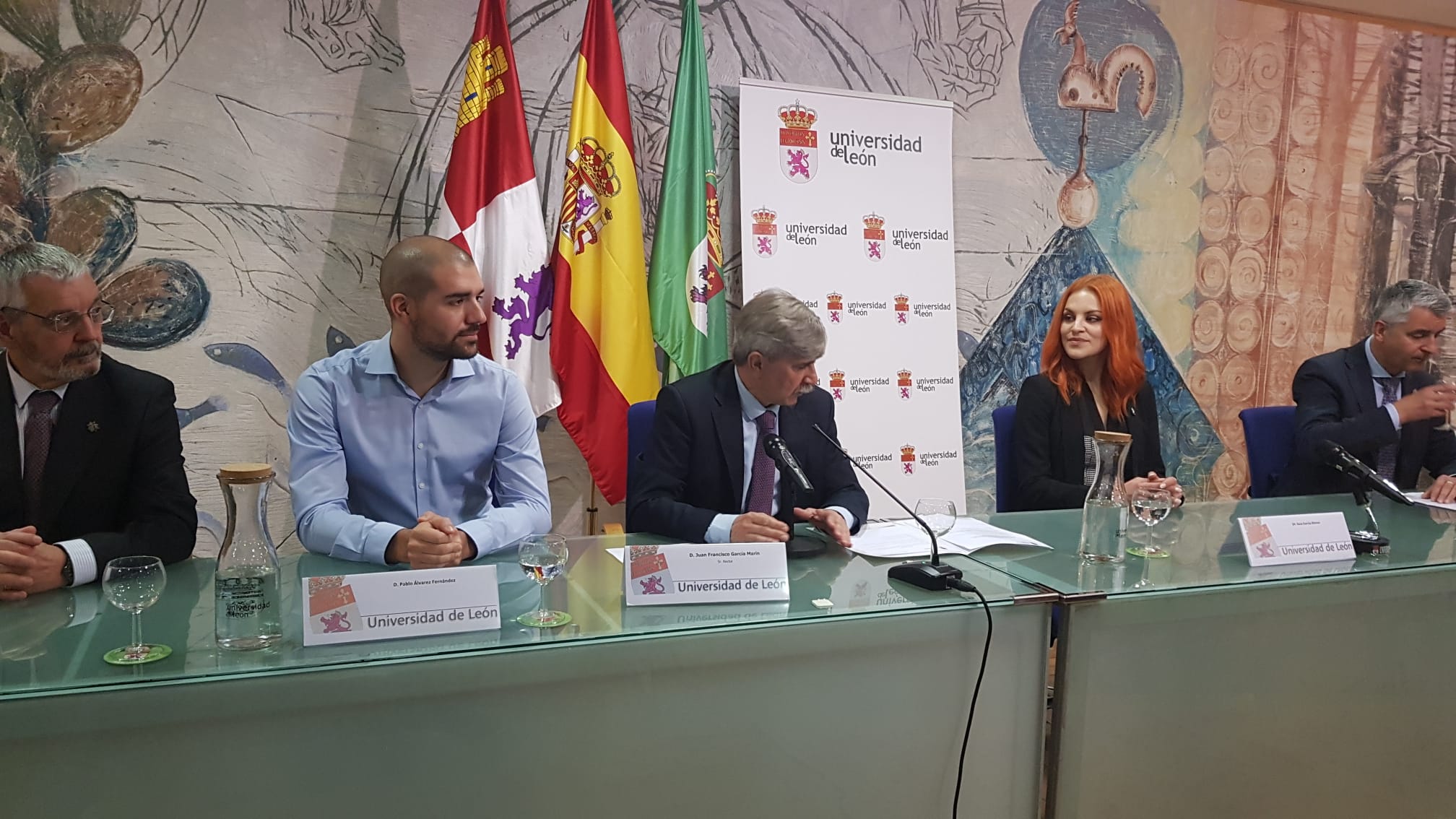 Los astronautas Pablo Álvarez Fernández y Sara García Alonso, recientemente seleccionados por la Agencia Espacial Europea para formar parte de su equipo, regresan a la Universidad de León. 