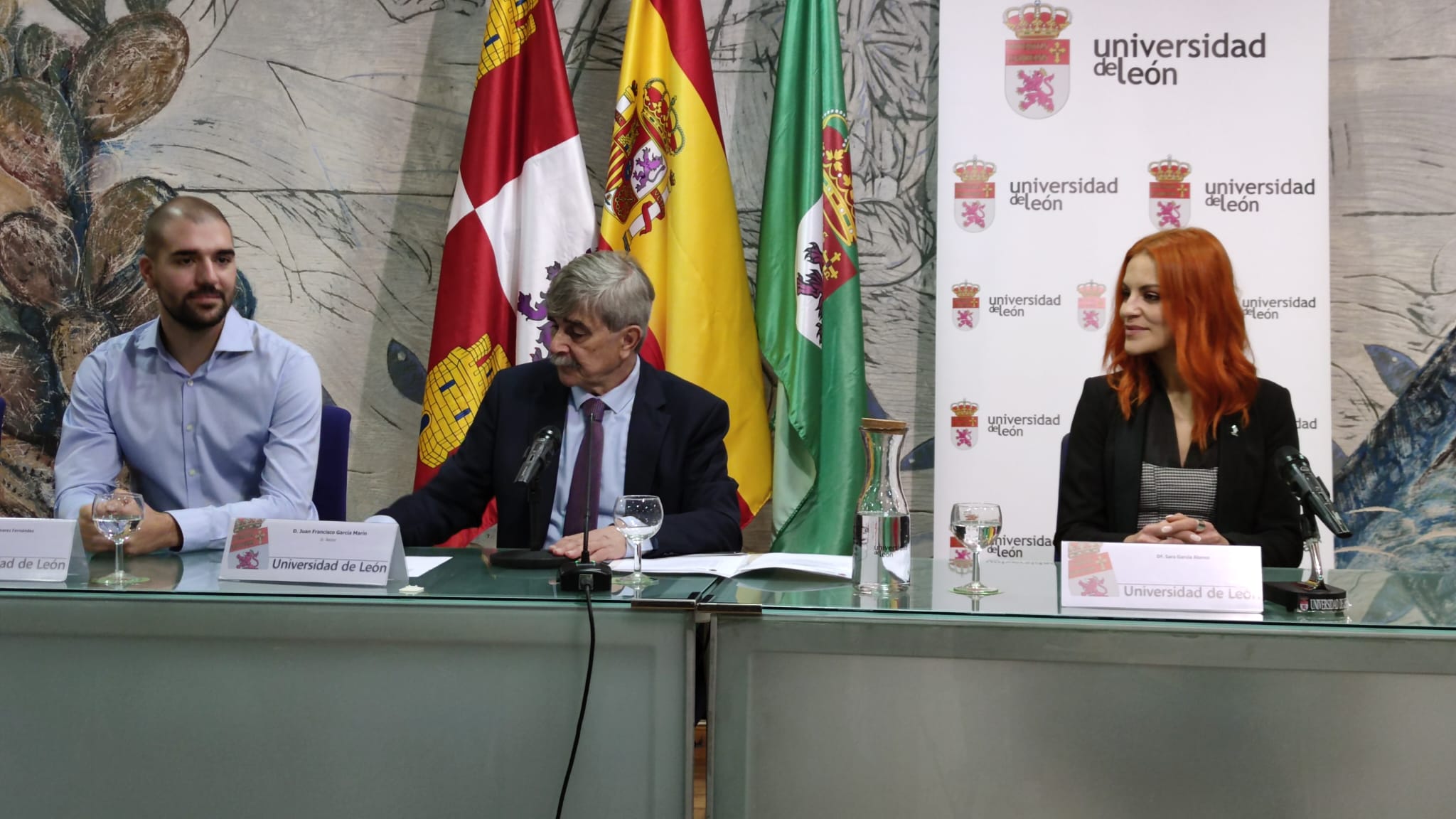 Los astronautas Pablo Álvarez Fernández y Sara García Alonso, recientemente seleccionados por la Agencia Espacial Europea para formar parte de su equipo, regresan a la Universidad de León. 