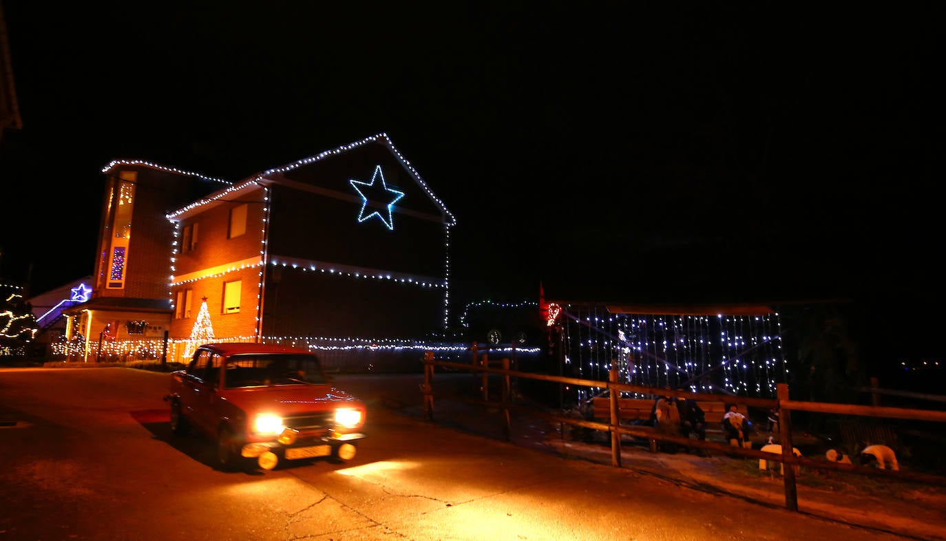 Iluminacion navideña en la localidad de San Andrés de Montejos