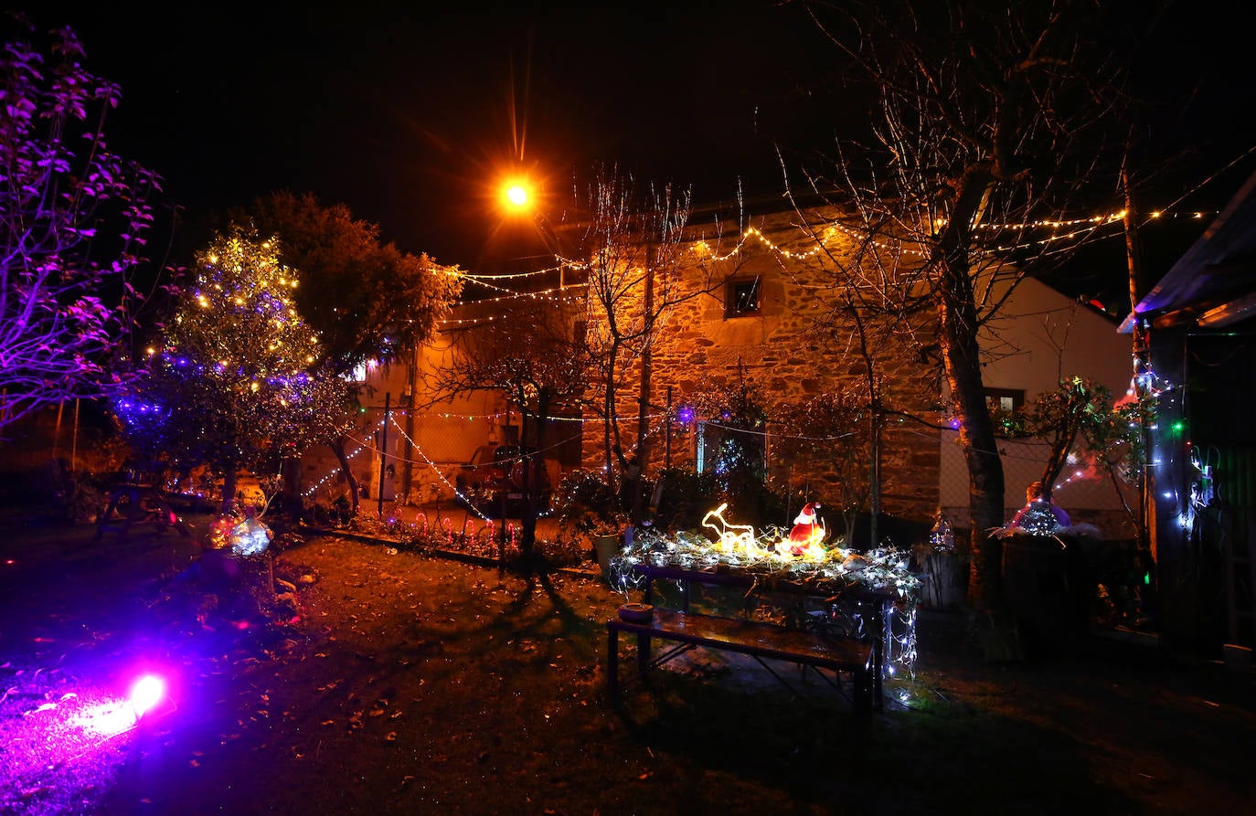 Iluminacion navideña en la localidad de San Andrés de Montejos