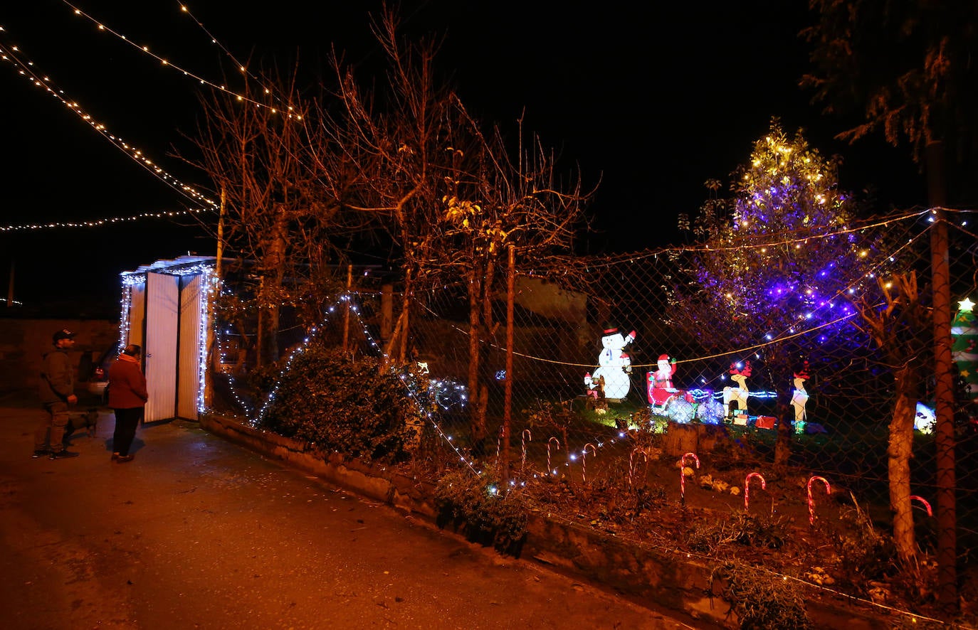 Iluminacion navideña en la localidad de San Andrés de Montejos